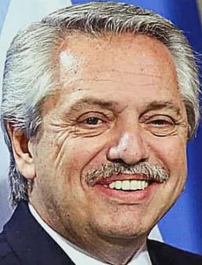 Alberto Fernández Sonriendo