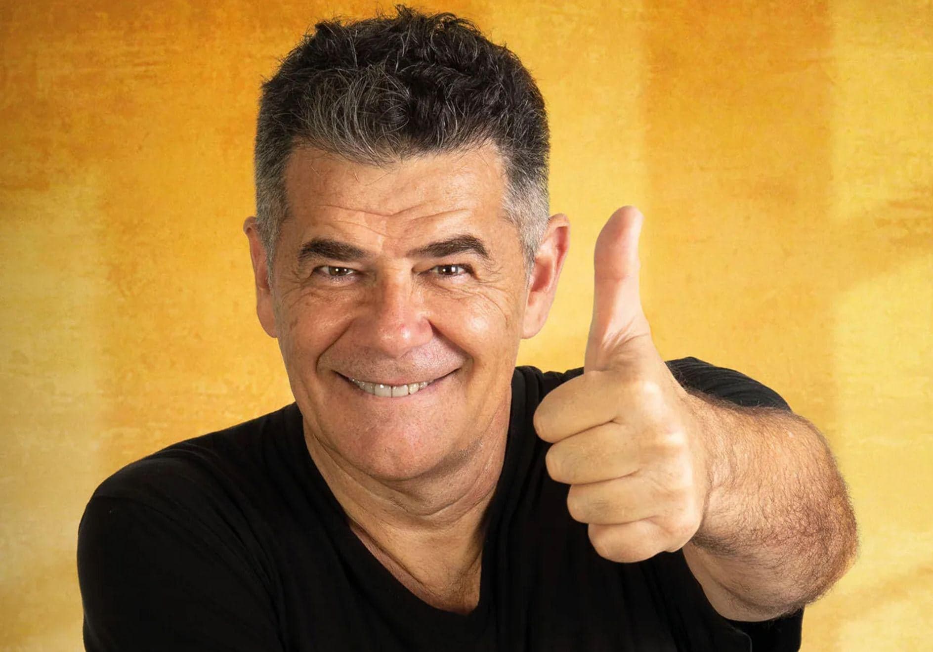Claudio Chiqui Tapia Thumbs Up