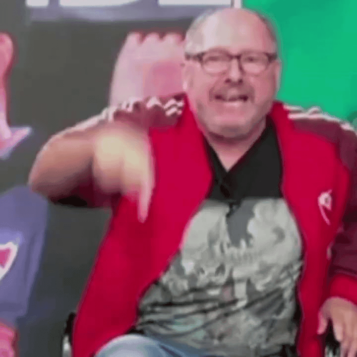 El Gordo Dan Pointing
